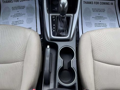 Used 2015 Hyundai Elantra SE FWD image 21