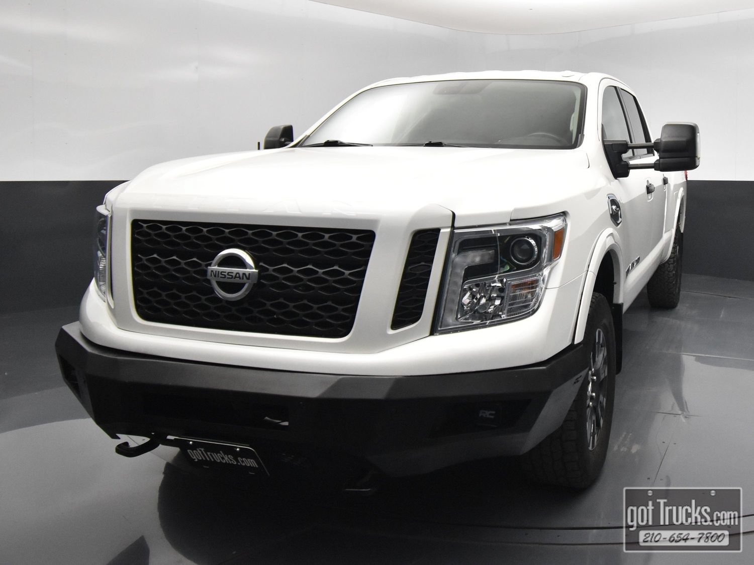 Used 2018 Nissan Titan PRO-4X w/ Pro-4x Utility Package AWD/4WD image 49