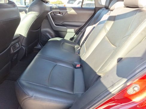 Used 2020 Toyota RAV4 XLE image 31