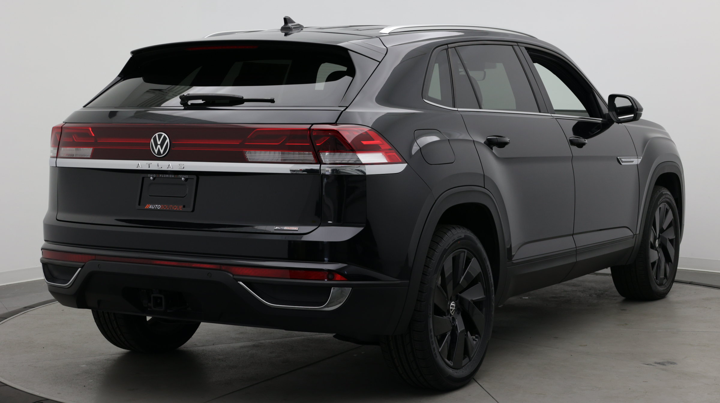 Used 2024 Volkswagen Atlas Cross Sport SE w/ Black Wheel Package FWD image 7