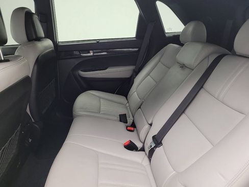 Used 2014 Kia Sorento SX w/ 3rd Row Package AWD/4WD image 18