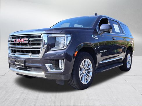 Used 2024 GMC Yukon SLT AWD/4WD image 3