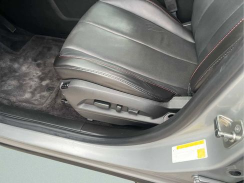 Used 2016 Chevrolet Equinox LTZ w/ Enhanced Convenience Package image 18