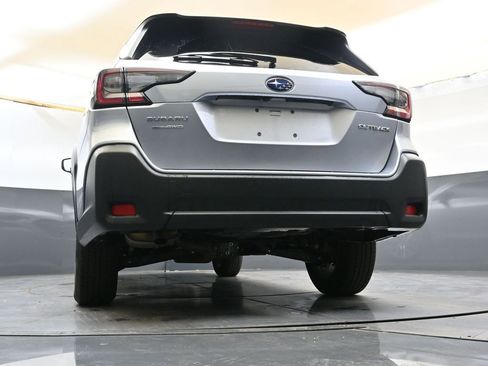 Certified 2025 Subaru Outback Premium AWD/4WD image 32