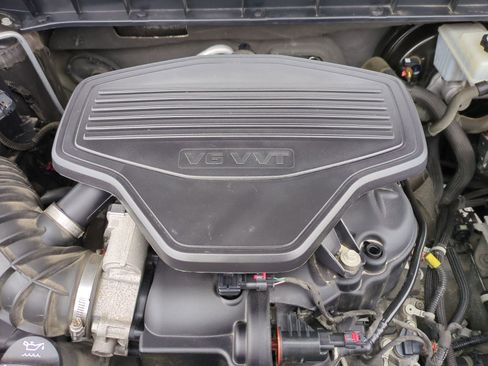 Used 2018 GMC Acadia SLE image 15