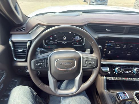 Used 2022 GMC Sierra 1500 Denali w/ Denali Reserve Package AWD/4WD image 16