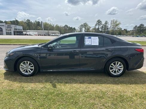 Used 2025 Toyota Camry LE FWD image 4