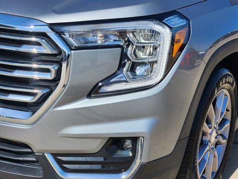 Used 2024 GMC Terrain SLT FWD image 17