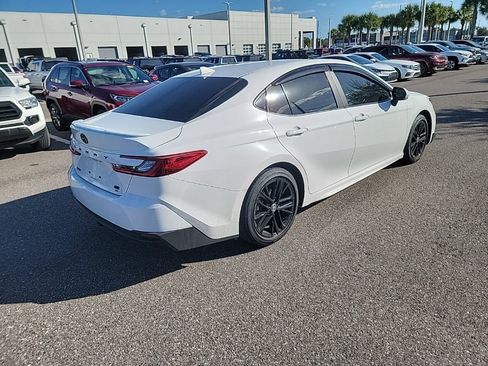 Certified 2025 Toyota Camry SE image 3