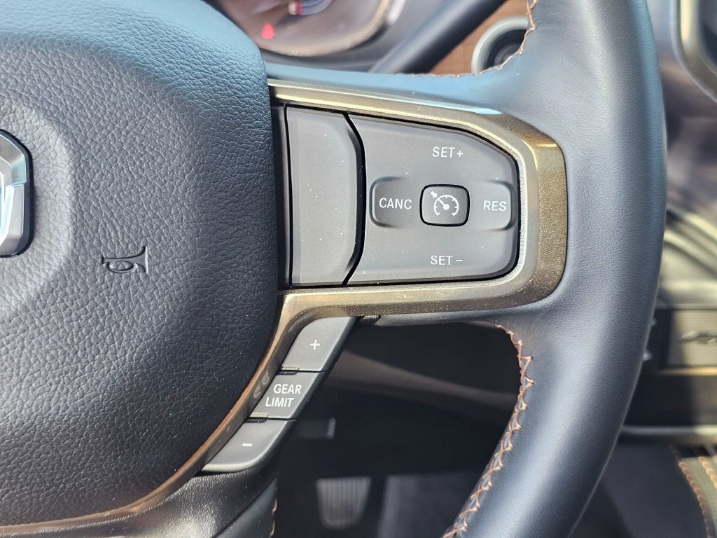 Used 2024 RAM 2500 Limited AWD/4WD image 32