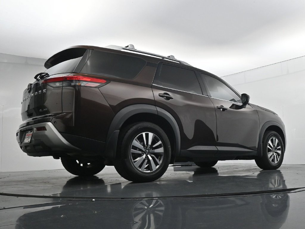 Used 2022 Nissan Pathfinder SL AWD/4WD image 37