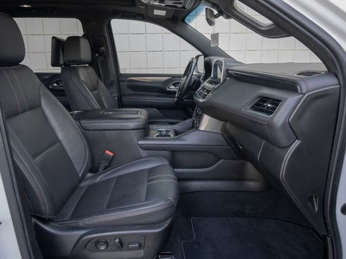 Used 2021 Chevrolet Suburban RST w/ Luxury Package image 26