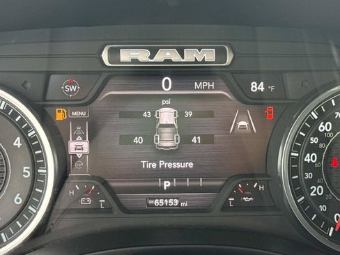 Used 2025 RAM 1500 Laramie AWD/4WD image 22