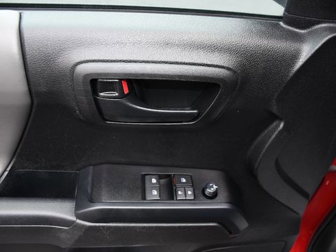 Used 2021 Toyota Tacoma SR5 image 15