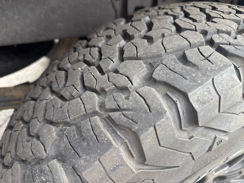 Used 2020 Toyota Tacoma SR5 w/ Technology Package image 50