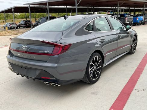 Used 2021 Hyundai Sonata Limited w/ Preferred Accessory Package FWD image 10