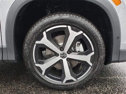 New 2026 Volkswagen Tiguan SE image 12