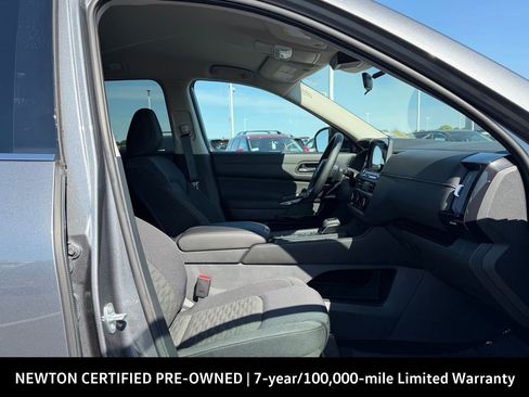 Used 2025 Nissan Pathfinder S FWD image 27