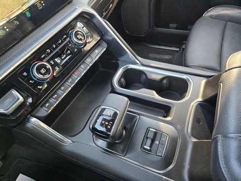 Used 2023 GMC Sierra 1500 Denali image 9