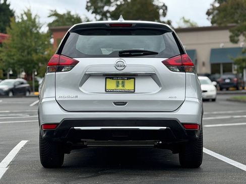 Used 2018 Nissan Rogue S AWD/4WD image 4