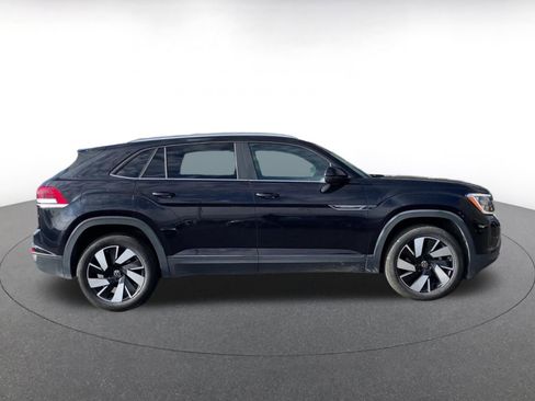 Used 2025 Volkswagen Atlas Cross Sport SE image 16
