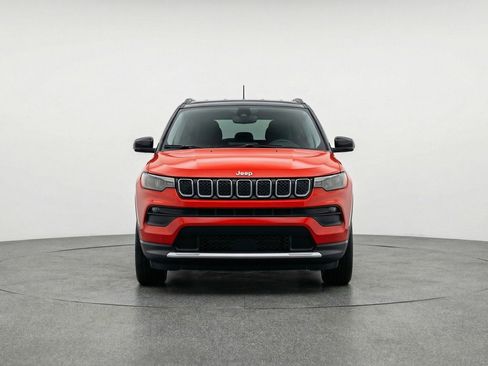 Used 2025 Jeep Compass Limited AWD/4WD image 2