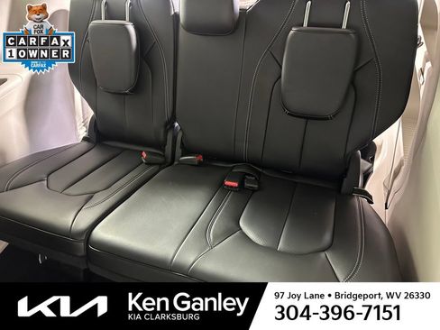 Used 2023 Chrysler Pacifica Touring-L AWD/4WD image 26