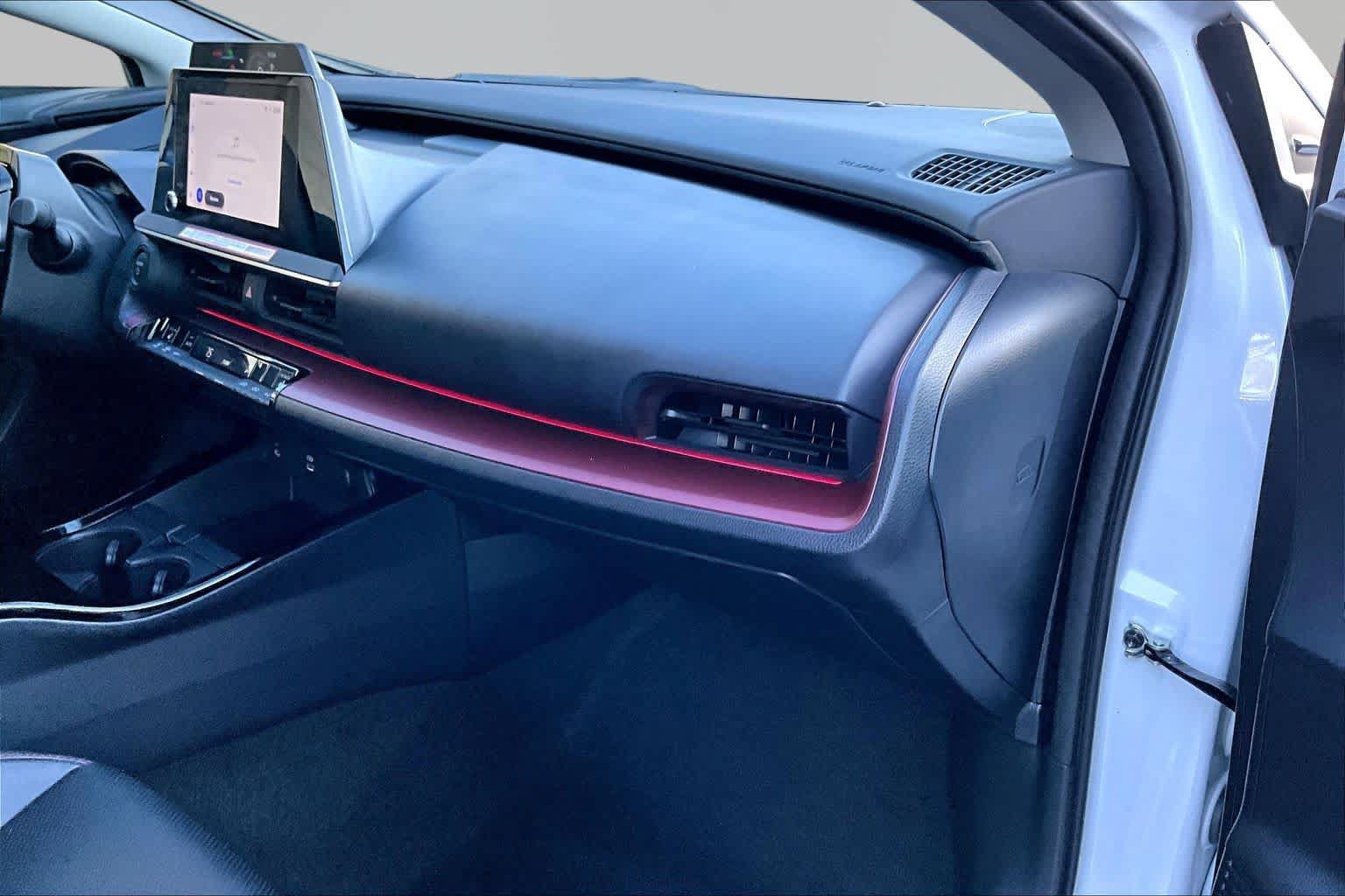 Used 2026 Toyota Prius Plug-In Hybrid FWD image 19