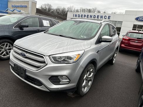 Used 2019 Ford Escape Titanium image 5