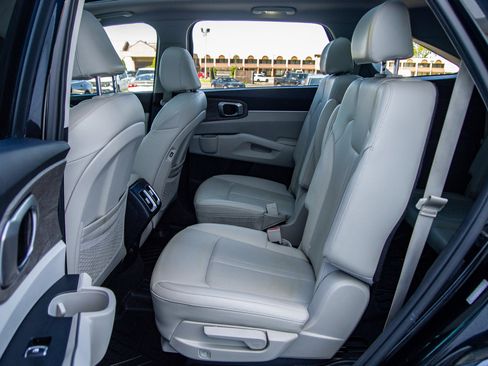 Used 2022 Kia Sorento EX w/ Panoramic Sunroof Package FWD image 28