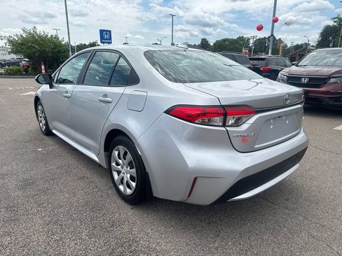 Used 2020 Toyota Corolla LE FWD image 5