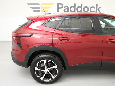 Used 2024 Chevrolet Trax RS w/ Driver Confidence Package FWD image 10