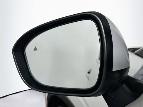 Used 2024 Mitsubishi Outlander SE image 16