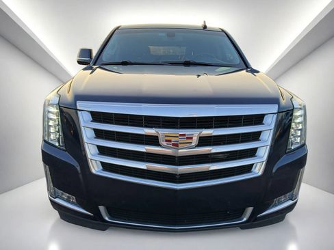 Used 2019 Cadillac Escalade 2WD image 2