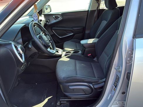 Used 2020 Kia Soul S FWD image 11