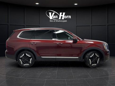 Used 2024 Kia Telluride S w/ S Sunroof Package image 2