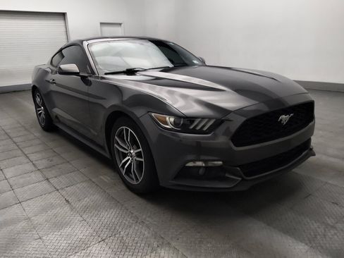 Used 2016 Ford Mustang Coupe RWD image 13