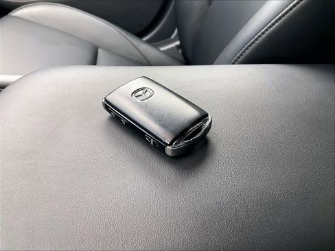 Used 2020 MAZDA MAZDA3 Hatchback image 12