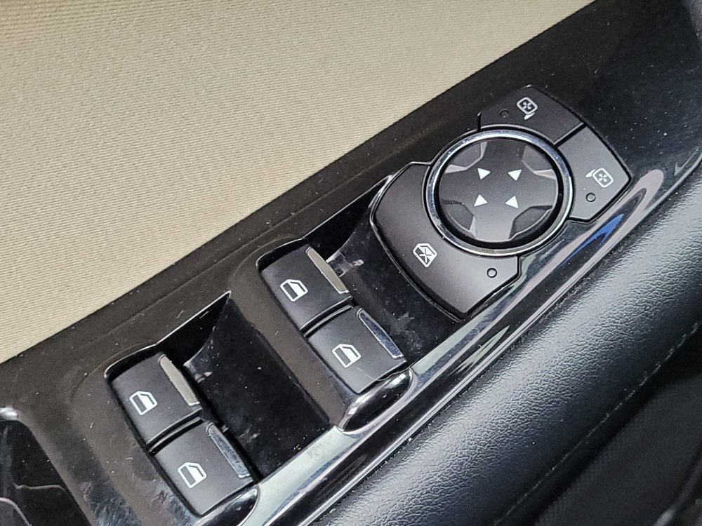Used 2018 Ford Edge SEL w/ Ford Safe & Smart Package FWD image 27
