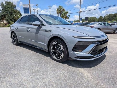 Used 2024 Hyundai Sonata SEL w/ Convenience Package FWD image 2