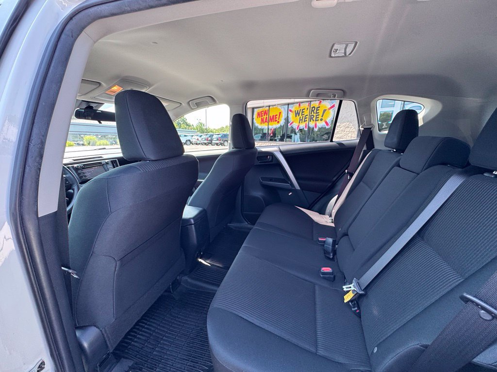 Used 2018 Toyota RAV4 LE w/ All Weather Liner Package AWD/4WD image 10