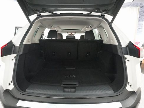 Used 2023 Nissan Rogue SL image 10