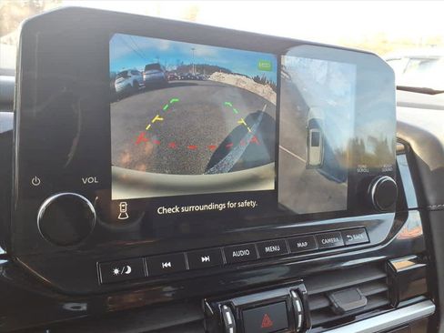 Certified 2024 Nissan Pathfinder SL image 12