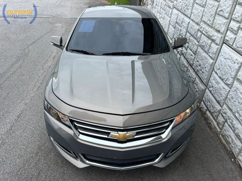 Used 2019 Chevrolet Impala LT FWD image 2