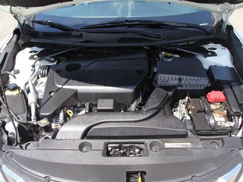Used 2017 Nissan Altima 2.5 S w/ Power Driver Seat Package FWD image 11