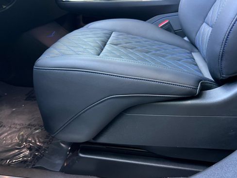 Used 2026 Cadillac Escalade IQL Luxury AWD/4WD image 12