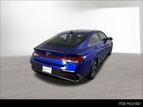 Used 2025 Hyundai Elantra Limited FWD image 46