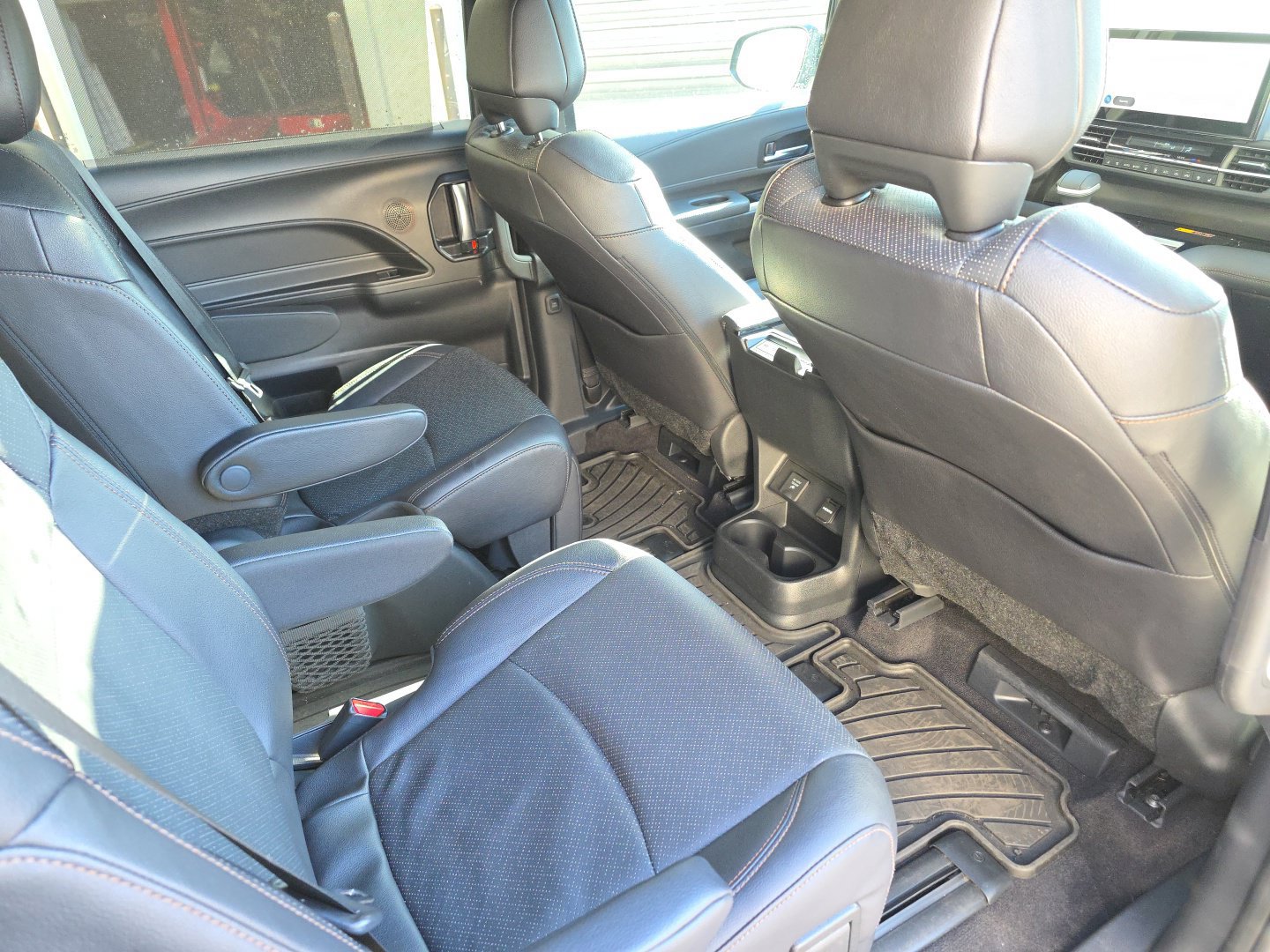 Used 2025 Toyota Sienna Limited AWD/4WD image 35