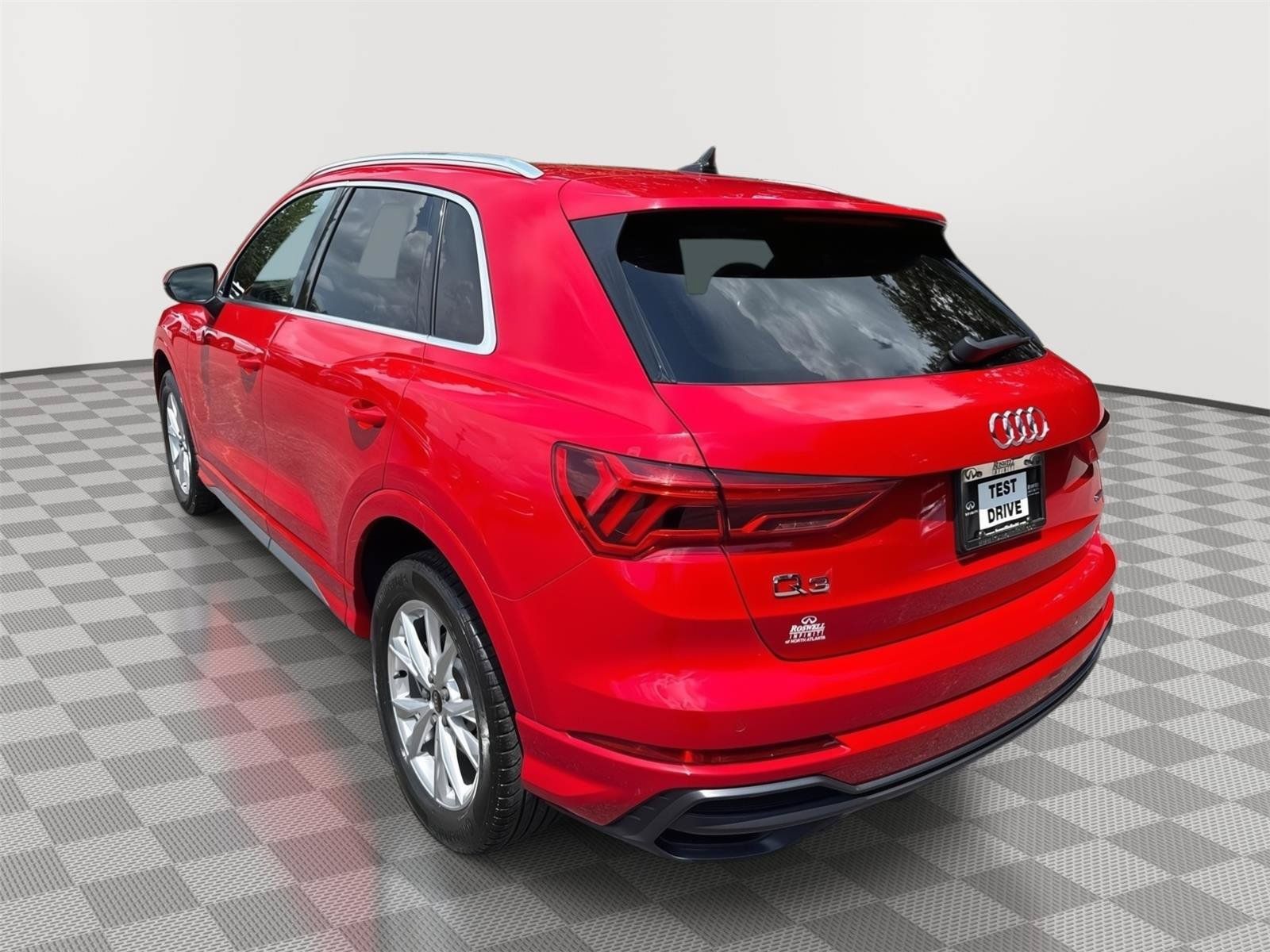 Used 2022 Audi Q3 2.0T Premium Plus w/ Premium Plus Package AWD/4WD image 8
