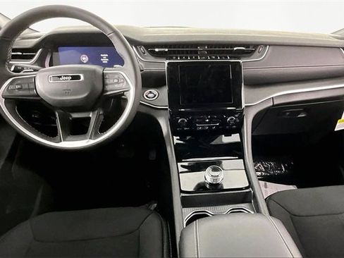 New 2026 Jeep Grand Cherokee L Laredo image 6